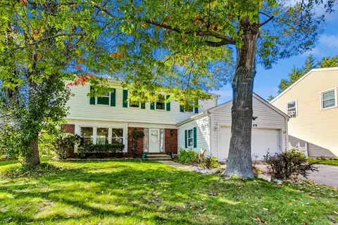268 N Walnut Ln, Schaumburg, IL 60194
