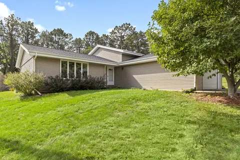 6513 Foxdale St, Roscoe, IL 61073