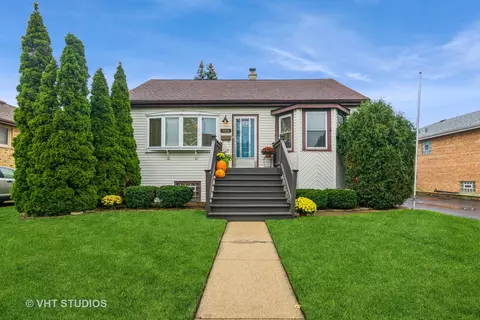 2920 W 101st Pl, Evergreen Park, IL 60805