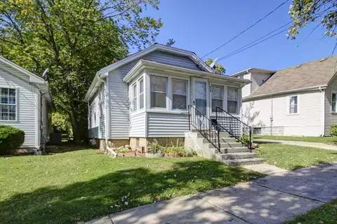 26 N Kendall St, Aurora, IL 60505
