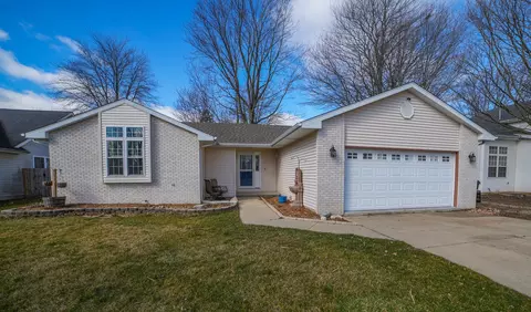 613 Diversatech Dr N, Manteno, IL 60950
