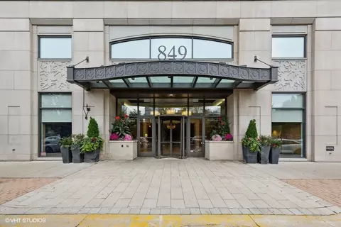 849 N Franklin St #1120, Chicago, IL 60610