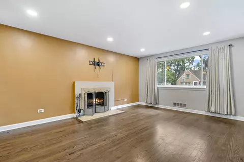1239 E 98th St, Chicago, IL 60628 photo 3