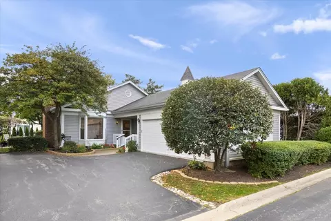 12 The Court Of Hidden Bay Ct, Northbrook, IL 60062