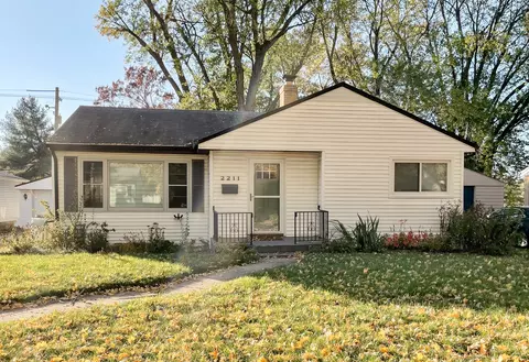 2211 Arizona Ave, Rockford, IL 61108