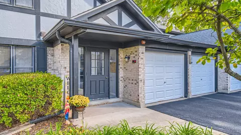 181 Grove Ave #A, Des Plaines, IL 60016