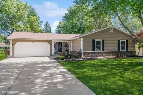 1106 Hollywood Blvd, Mchenry, IL 60050