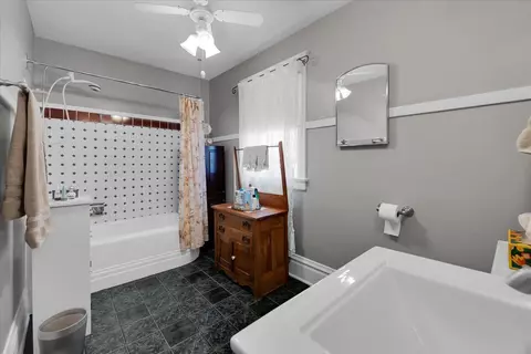 102 Monroe Ave, Elgin, IL 60123 photo 18
