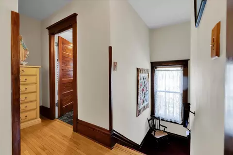102 Monroe Ave, Elgin, IL 60123 photo 17