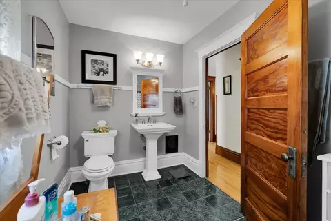 102 Monroe Ave, Elgin, IL 60123 photo 19