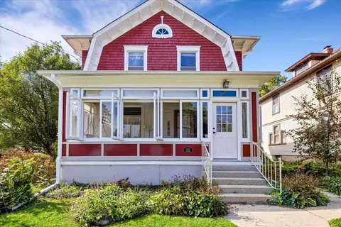 102 Monroe Ave, Elgin, IL 60123