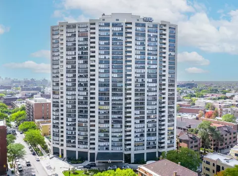 3930 N Pine Grove Ave #2607, Chicago, IL 60613