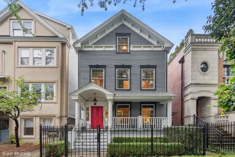 1316 W Barry Ave, Chicago, IL 60657