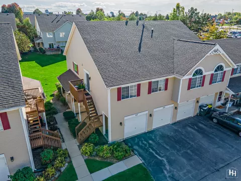 215 Village Creek Dr #215, Lake In The Hills, IL 60156