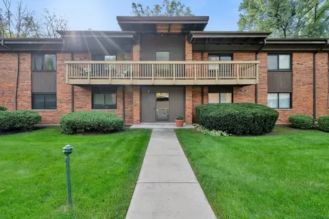 481 Duane Ter #B1, Glen Ellyn, IL 60137