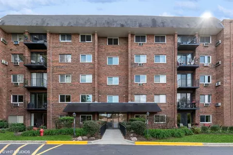 4721 Saint Joseph Creek Rd #4G, Lisle, IL 60532