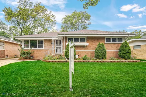 8934 Central Park Ave, Evanston, IL 60203