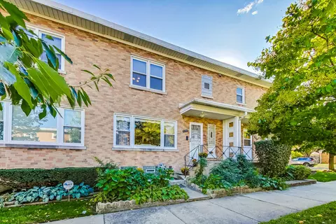 2755 W Rascher Ave, Chicago, IL 60625
