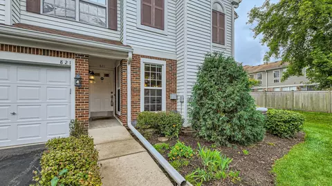 821 Kalamazoo Cir #7, Vernon Hills, IL 60061