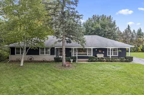 245 Bradwell Rd, Inverness, IL 60010