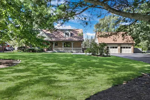 2430 Highmoor Rd, Highland Park, IL 60035