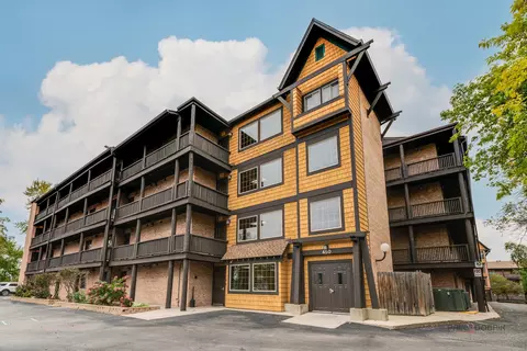 450 N Main St #S403B, Wauconda, IL 60084