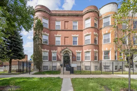 5338 S Prairie Ave #2S, Chicago, IL 60615