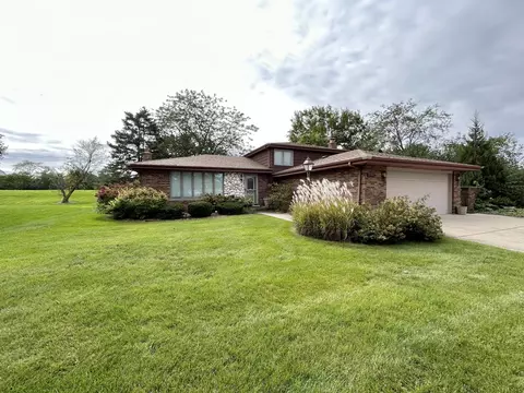 10766 W Olympia Cir, Palos Hills, IL 60465
