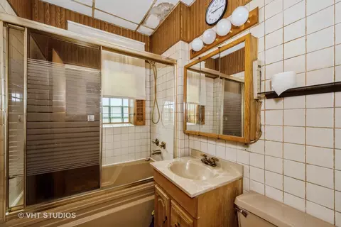 743 E 69th Pl, Chicago, IL 60637 photo 9