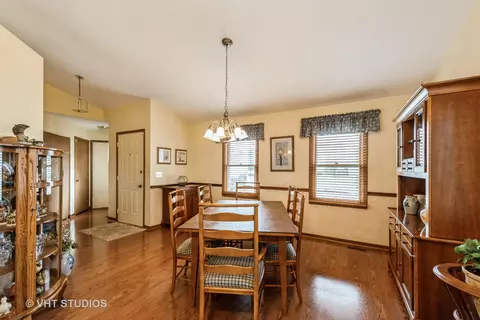 766 Cimarron Dr, Cary, IL 60013 photo 4
