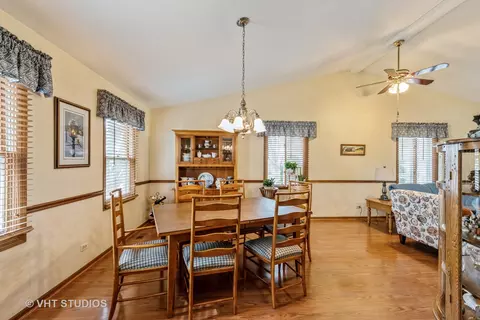 766 Cimarron Dr, Cary, IL 60013 photo 3