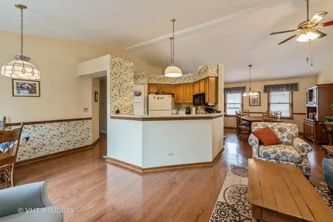 766 Cimarron Dr, Cary, IL 60013 photo 8