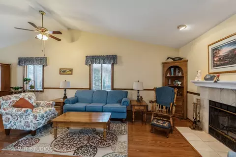 766 Cimarron Dr, Cary, IL 60013 photo 7