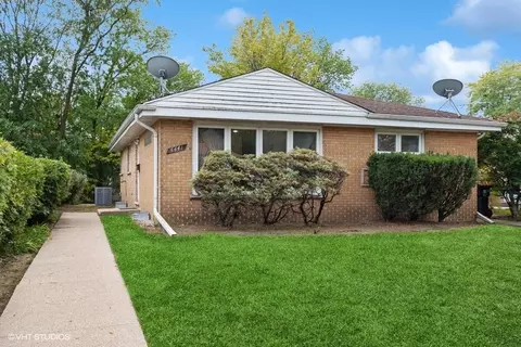4441 Wilson Ter, Skokie, IL 60076