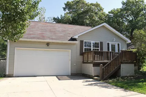 204 S Highland Dr, Lakemoor, IL 60051