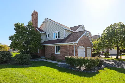 1137 S Linneman Rd, Mount Prospect, IL 60056