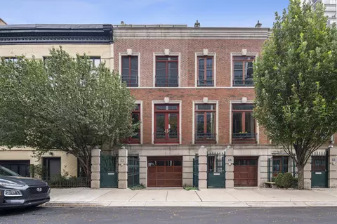 59 W Schiller St, Chicago, IL 60610