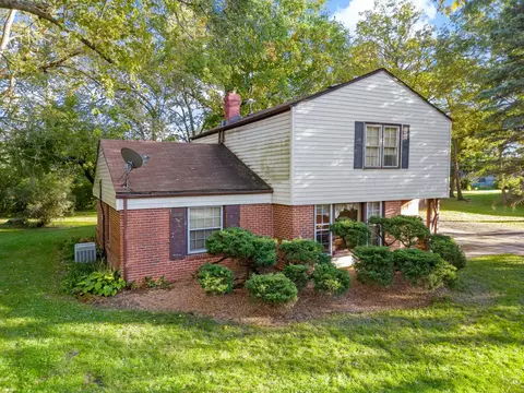 3961 Gloucester Dr, Crete, IL 60417 photo 1