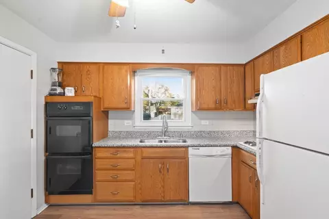 763 Diane Ave, Elgin, IL 60123 photo 9
