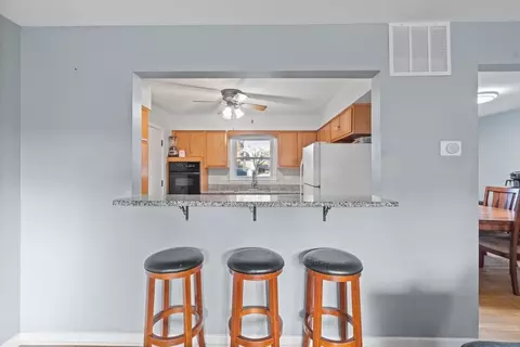 763 Diane Ave, Elgin, IL 60123 photo 8