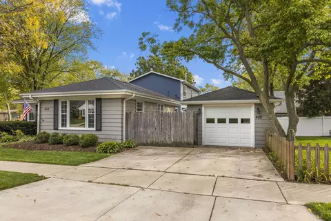 402 Byron Ct, Wheaton, IL 60187 photo 4