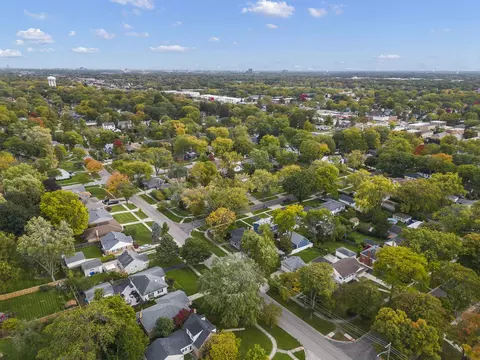 402 Byron Ct, Wheaton, IL 60187 photo 32