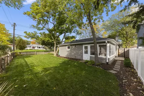 402 Byron Ct, Wheaton, IL 60187 photo 27