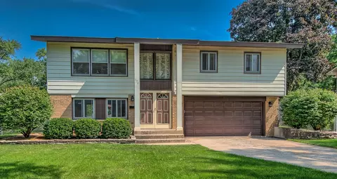 906 Oxford St, Downers Grove, IL 60516