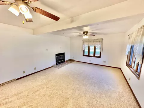 800 N Appleton Rd, Belvidere, IL 61008 photo 11