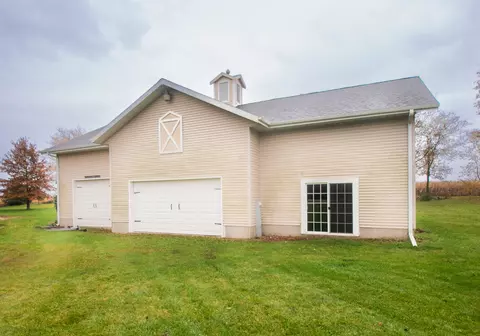 1319 Il Route 38, Franklin Grove, IL 61031