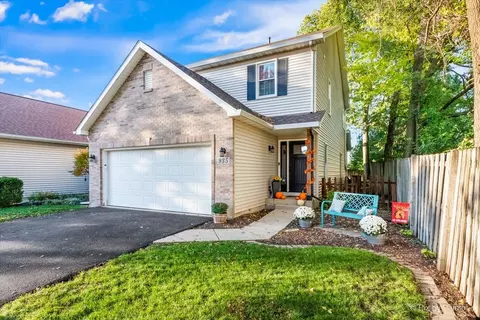 935 Breton Ct, Batavia, IL 60510