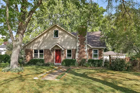 827 Kendall St, Geneva, IL 60134
