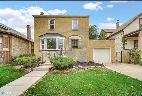 8145 S Clyde Ave, Chicago, IL 60617 photo 1