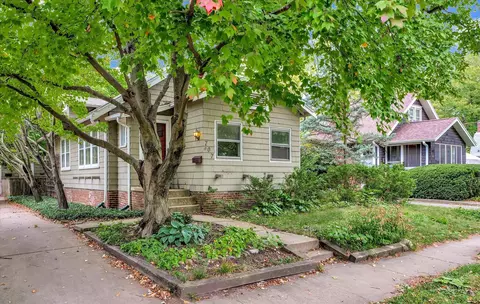707 S Anderson St, Urbana, IL 61801